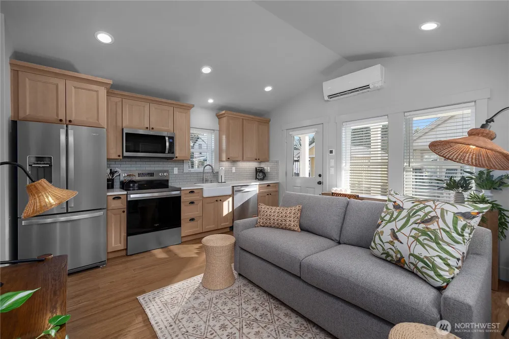 40 Bungalow Loop Pacific Beach, WA 98571