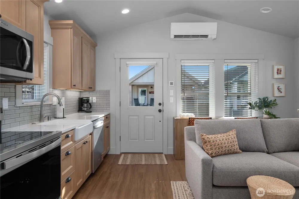 40 Bungalow Loop Pacific Beach, WA 98571