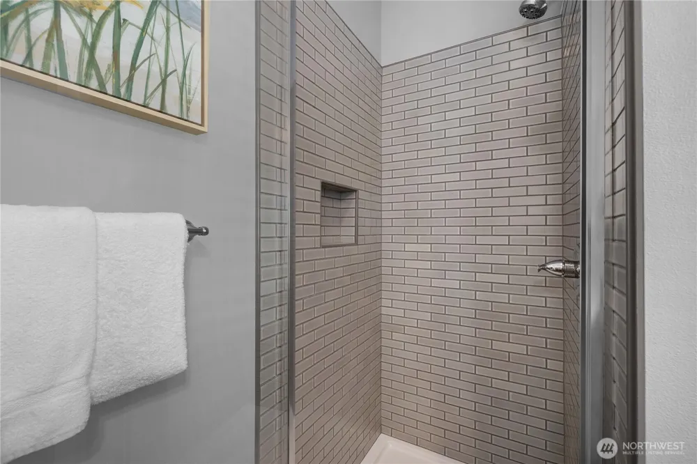 40 Bungalow Loop Pacific Beach, WA 98571