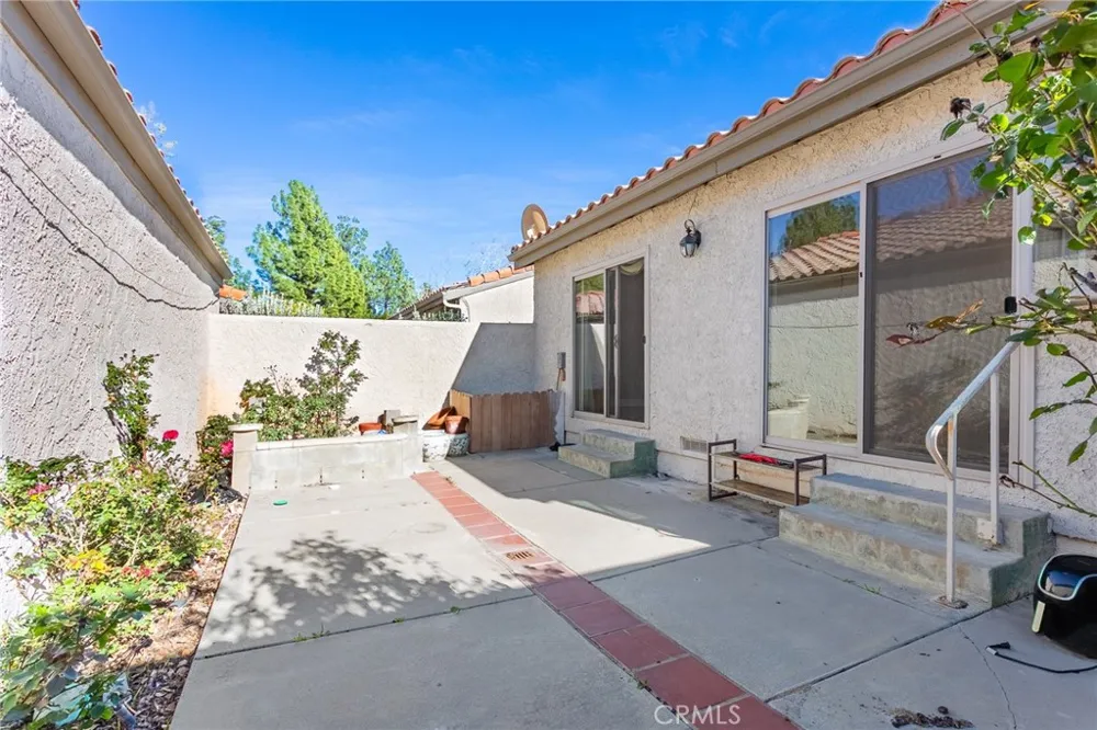 19519 Rinaldi #55 Porter Ranch, CA 91326