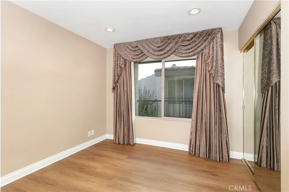 19519 Rinaldi #55 Porter Ranch, CA 91326
