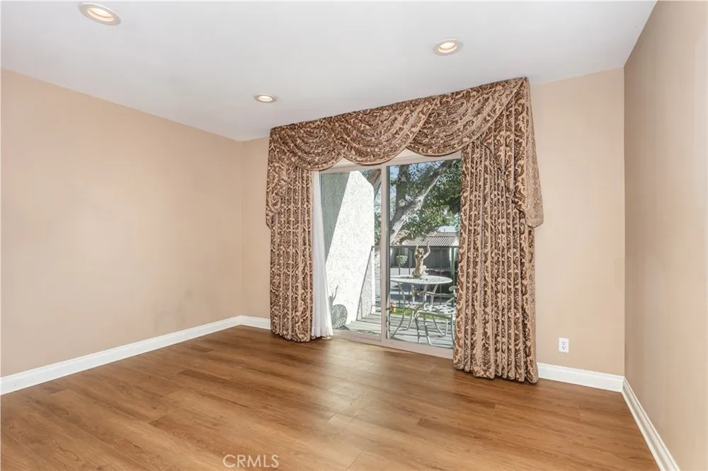 19519 Rinaldi #55 Porter Ranch, CA 91326