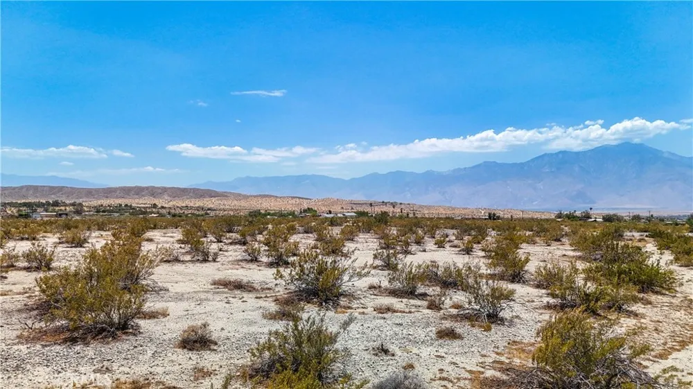 60 Dillon Road Sky Valley, CA 92241