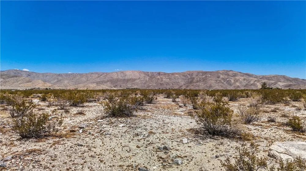 60 Dillon Road Sky Valley, CA 92241