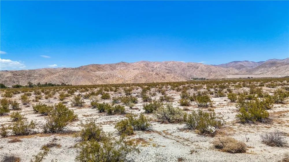60 Dillon Road Sky Valley, CA 92241