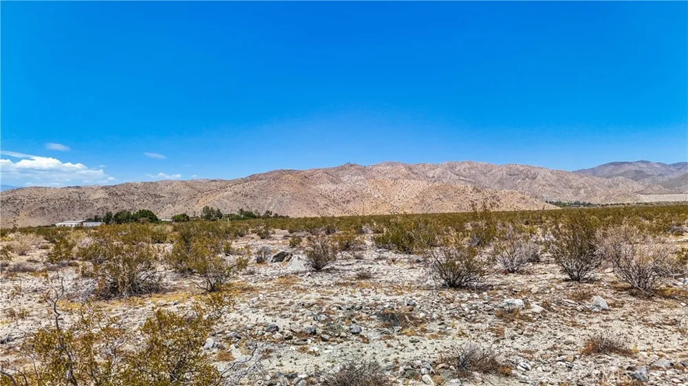 60 Dillon Road Sky Valley, CA 92241