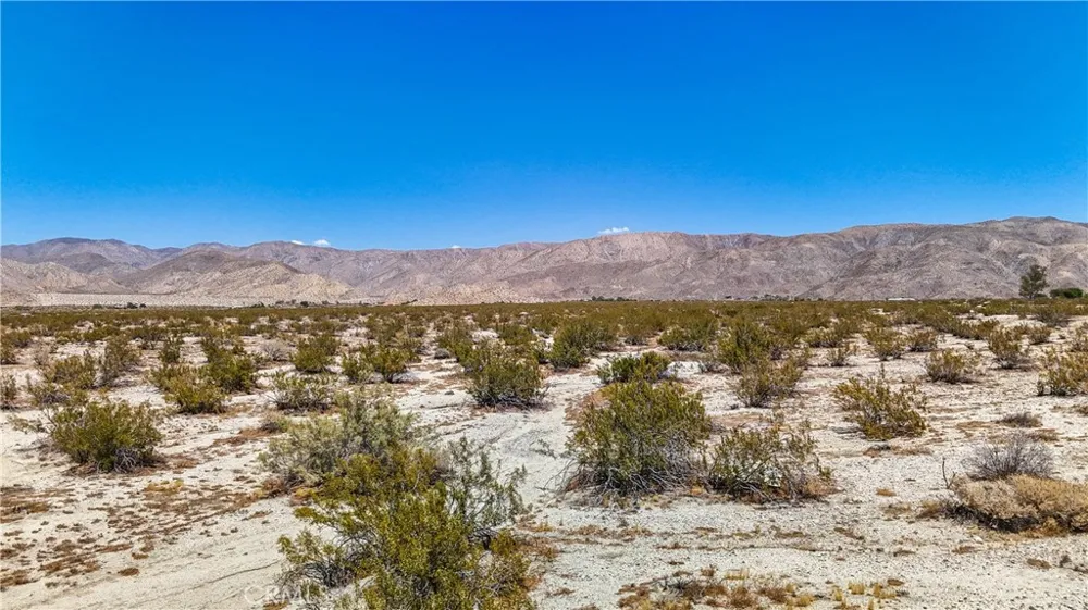 60 Dillon Road Sky Valley, CA 92241