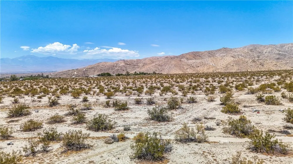 60 Dillon Road Sky Valley, CA 92241