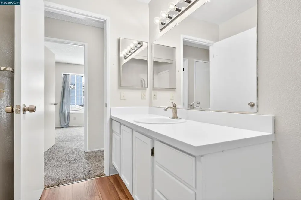 15 Glenwood Hercules, CA 94547
