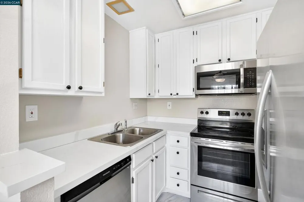15 Glenwood Hercules, CA 94547
