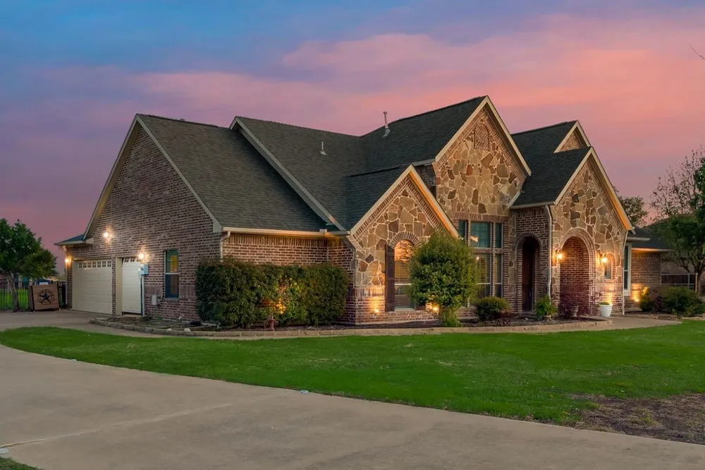 18176 Langford Lane Talty, TX 75126