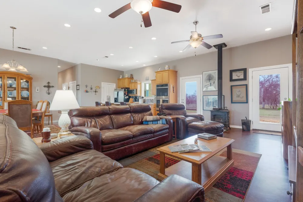 8089 Fm 580 E Kempner, TX 76539