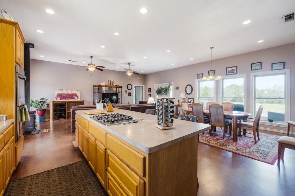 8089 Fm 580 E Kempner, TX 76539