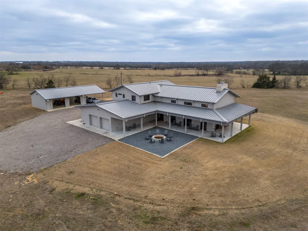 3025 Farm Road 900 W Saltillo, TX 75478