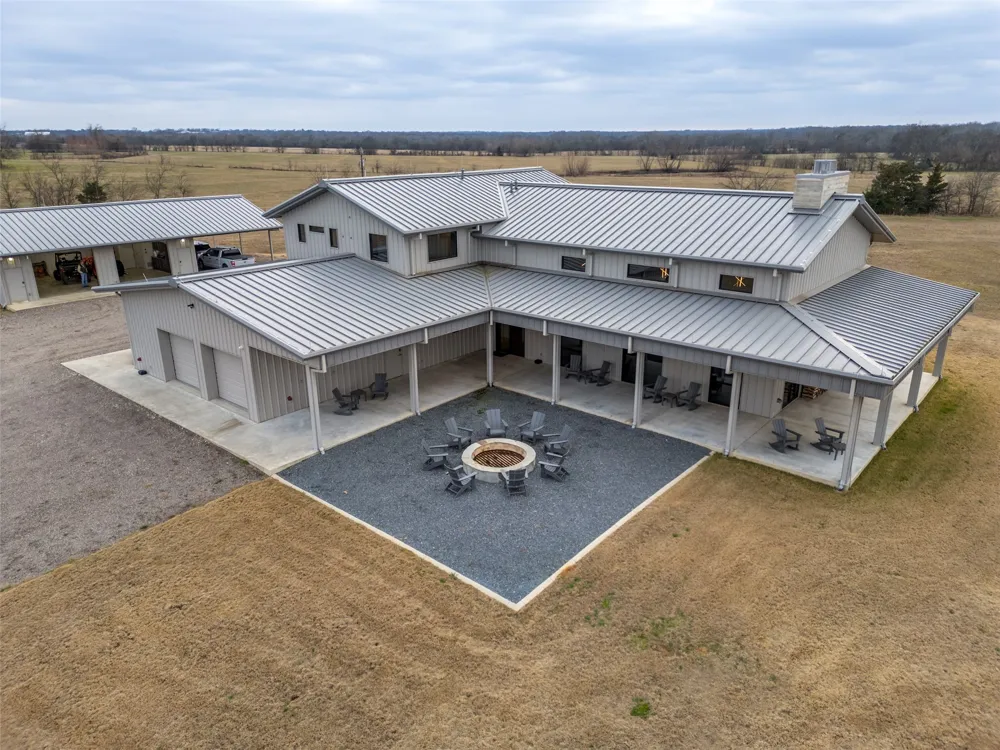 3025 Farm Road 900 W Saltillo, TX 75478
