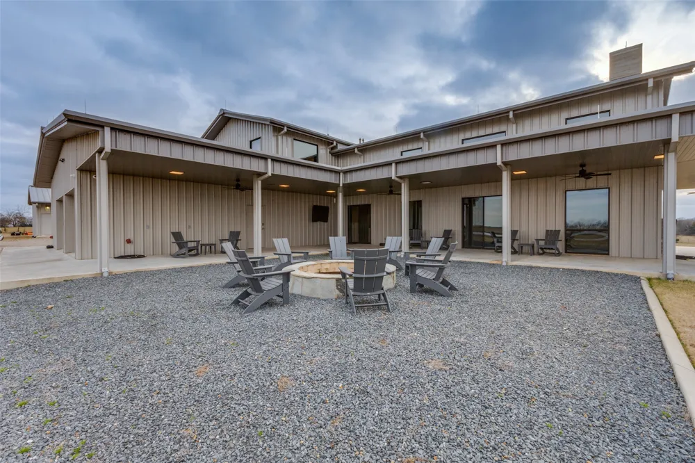 3025 Farm Road 900 W Saltillo, TX 75478