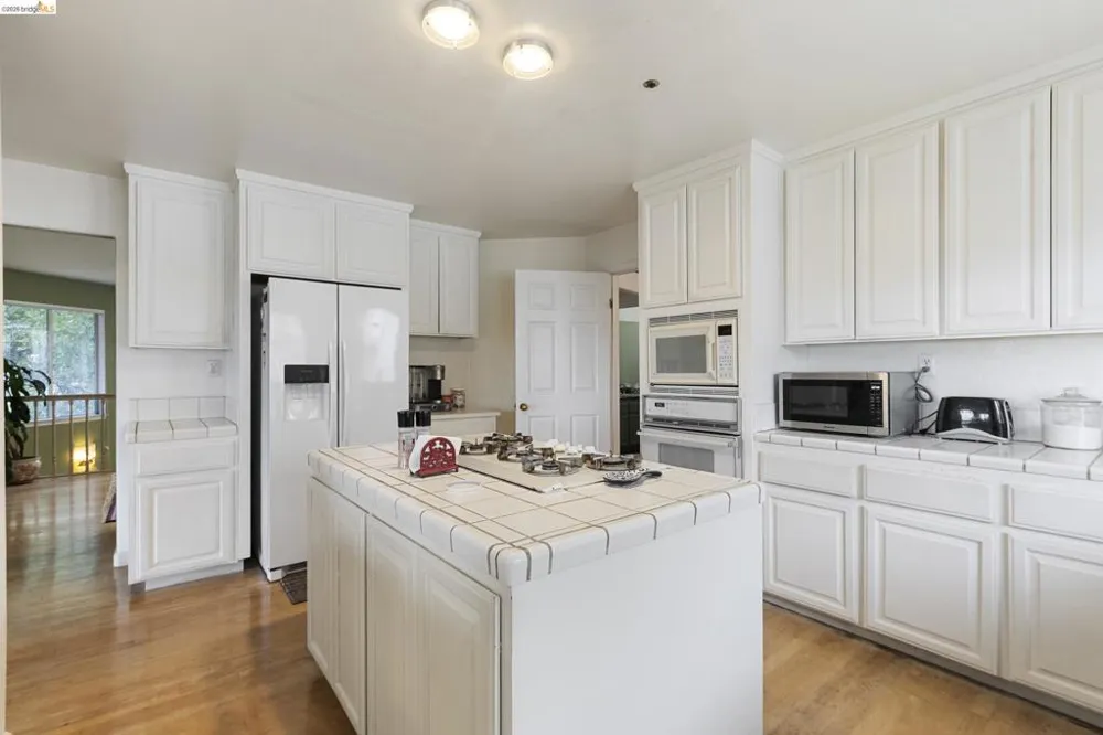 2745 Butters Drive Oakland, CA 94602