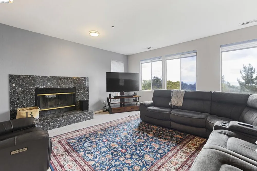 2745 Butters Drive Oakland, CA 94602