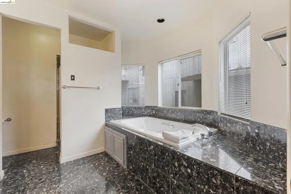 2745 Butters Drive Oakland, CA 94602
