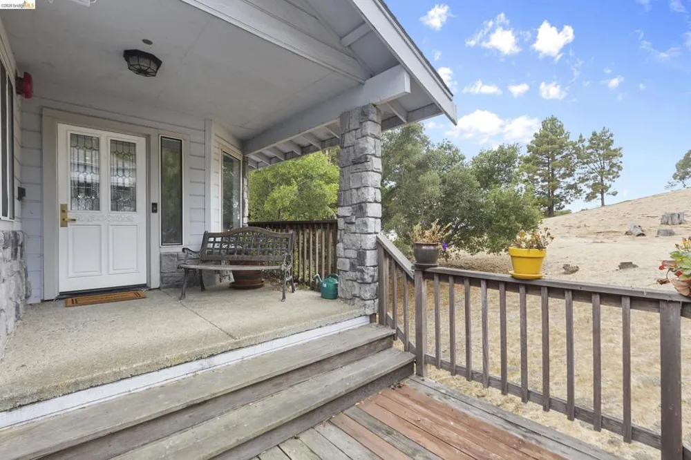 2745 Butters Drive Oakland, CA 94602