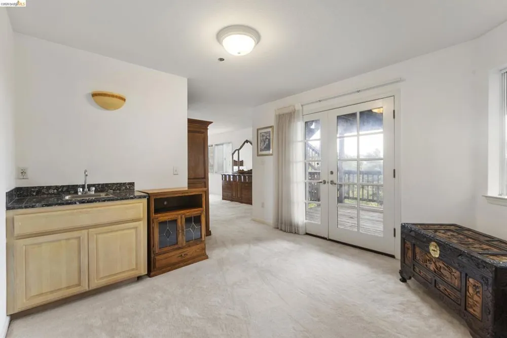 2745 Butters Drive Oakland, CA 94602