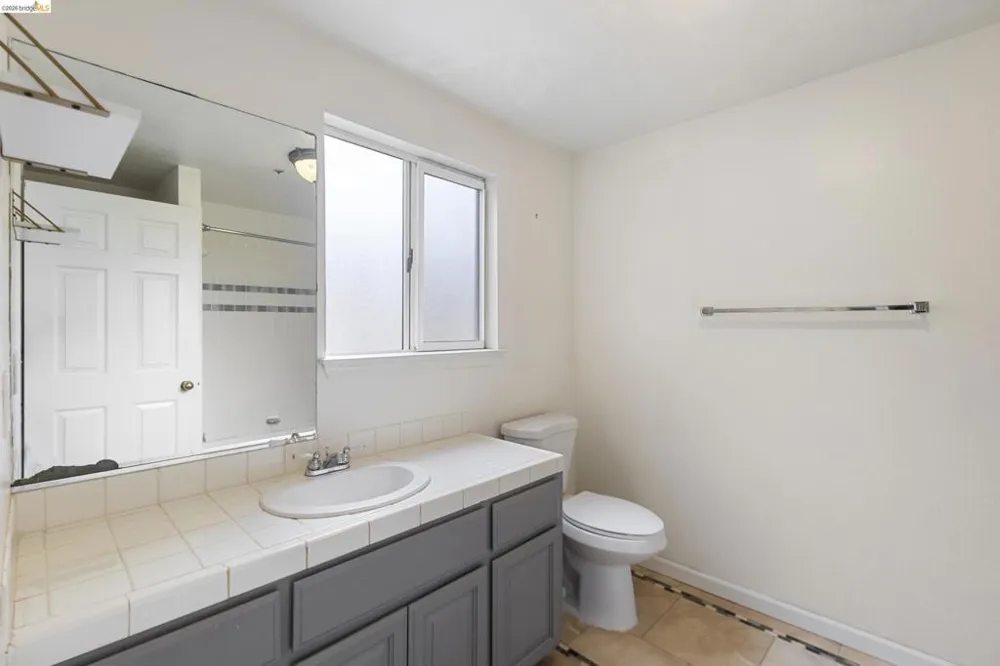 2745 Butters Drive Oakland, CA 94602