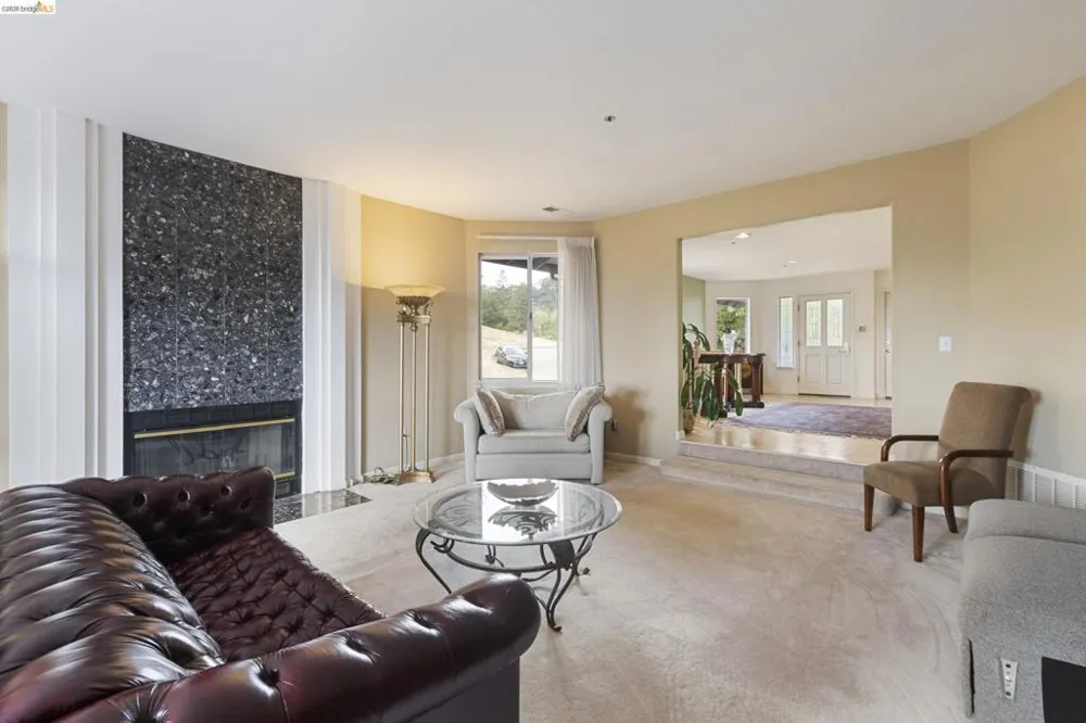 2745 Butters Drive Oakland, CA 94602