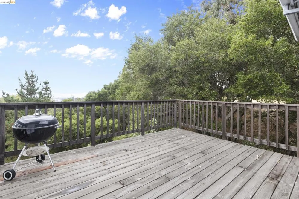 2745 Butters Drive Oakland, CA 94602