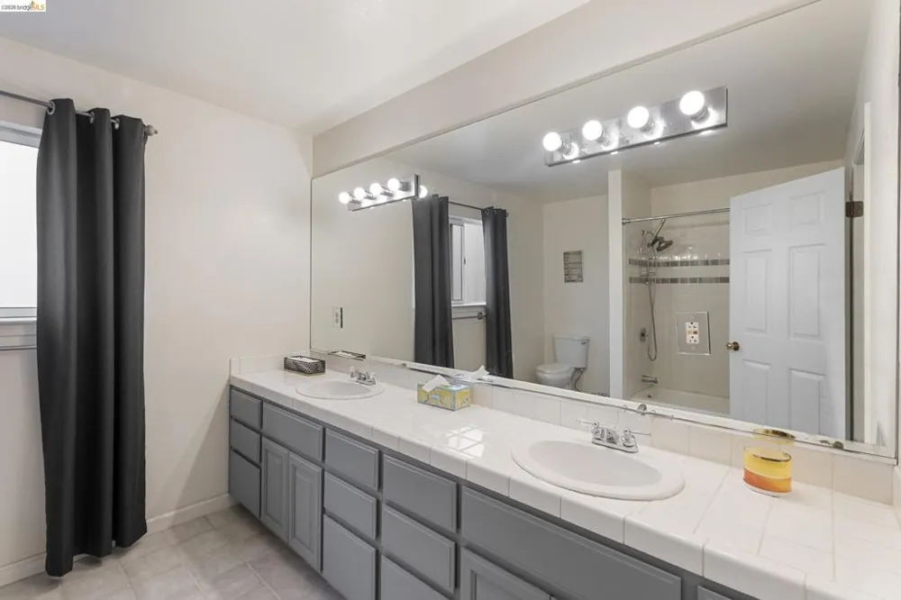 2745 Butters Drive Oakland, CA 94602