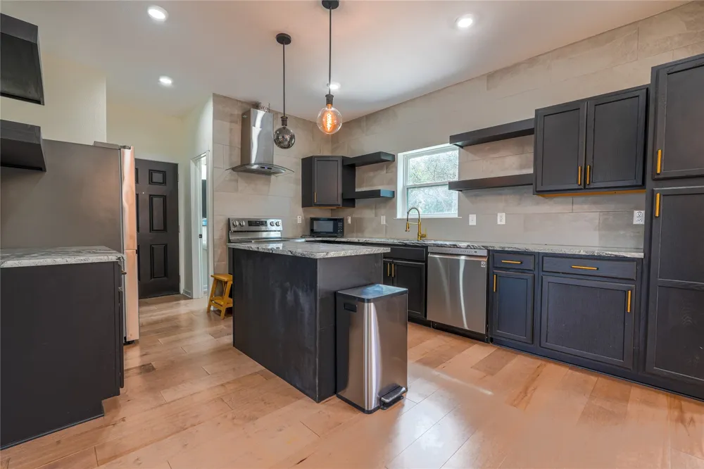 1904 17th Waco, TX 76707