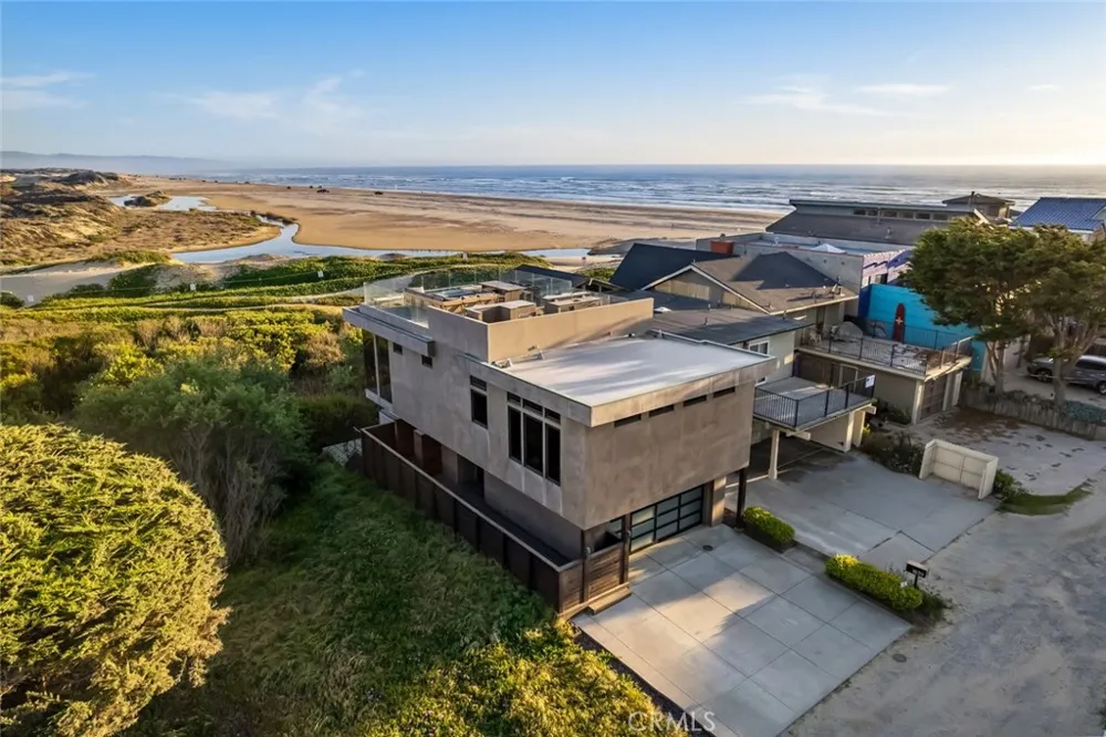 1839 Strand Way Oceano, CA 93445