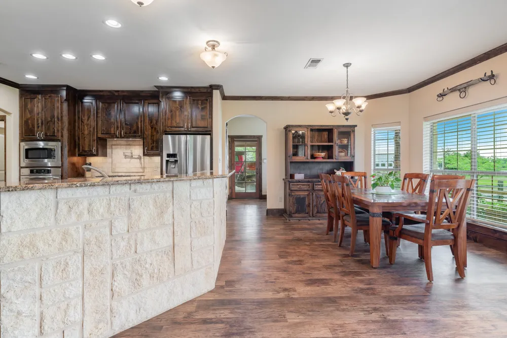 289 Blackjack Road Valley View, TX 76272