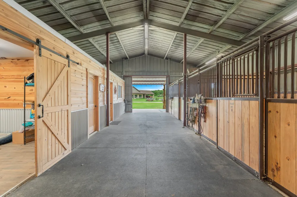 289 Blackjack Road Valley View, TX 76272