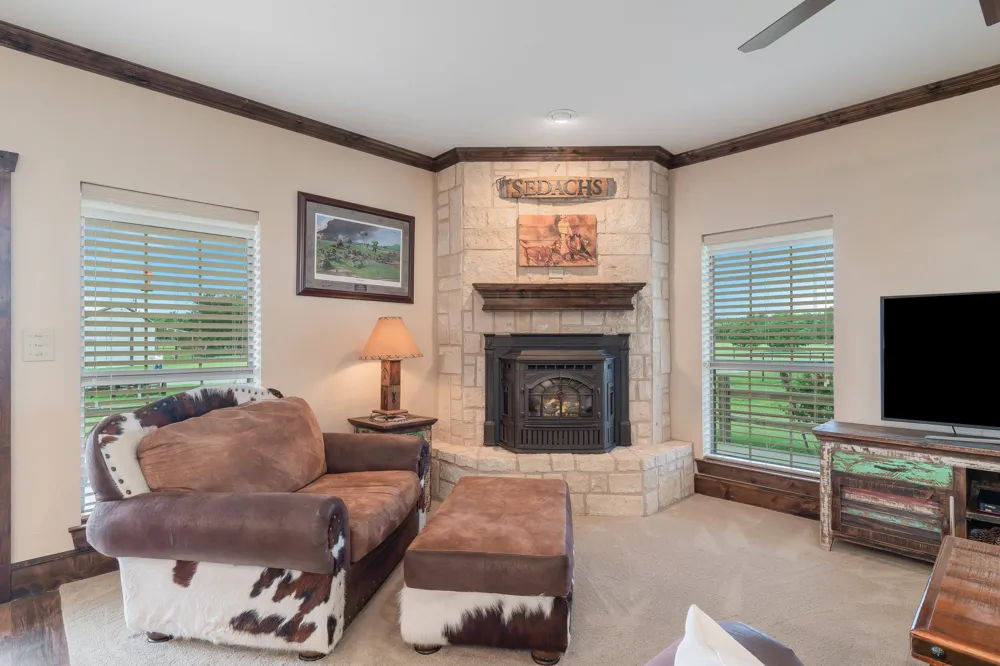 289 Blackjack Road Valley View, TX 76272
