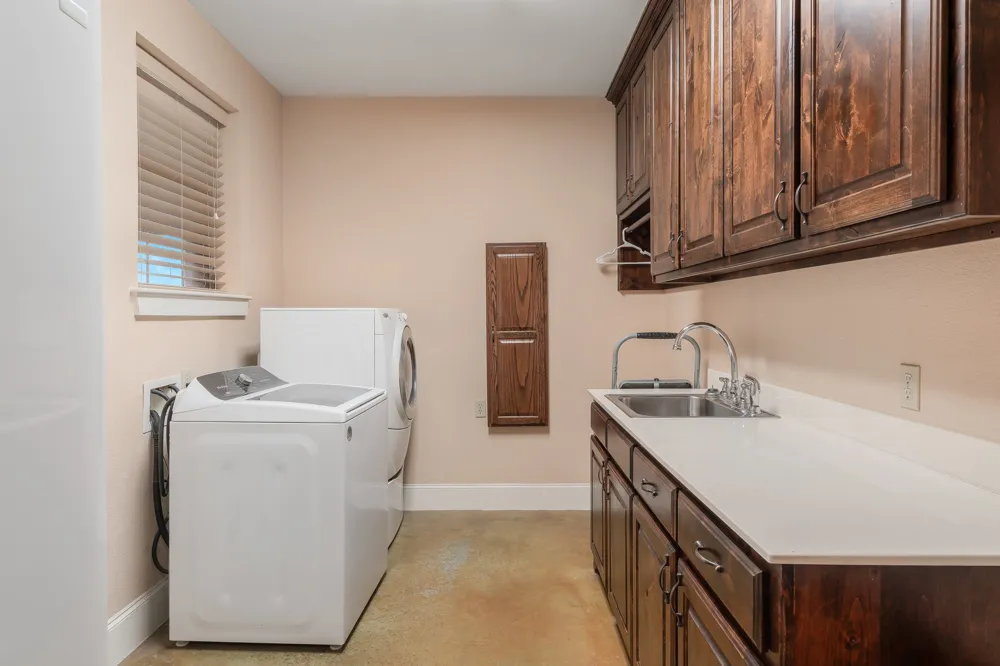 289 Blackjack Road Valley View, TX 76272