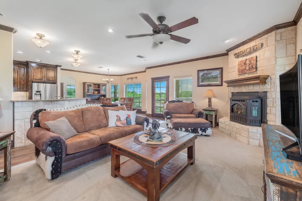 289 Blackjack Road Valley View, TX 76272