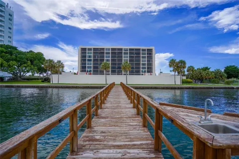7100 SUNSHINE SKYWAY LANE S #201