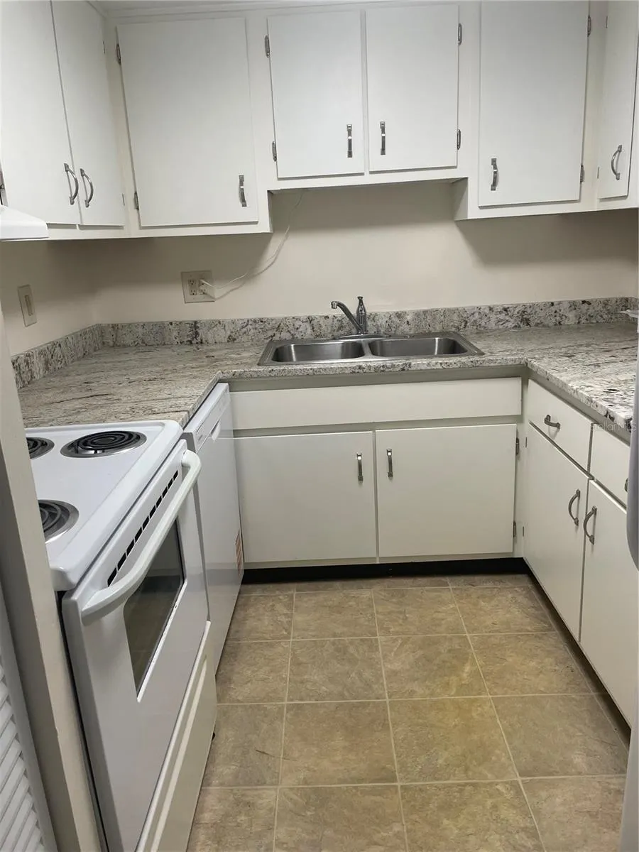 7701 STARKEY ROAD #622 Seminole, FL 33777