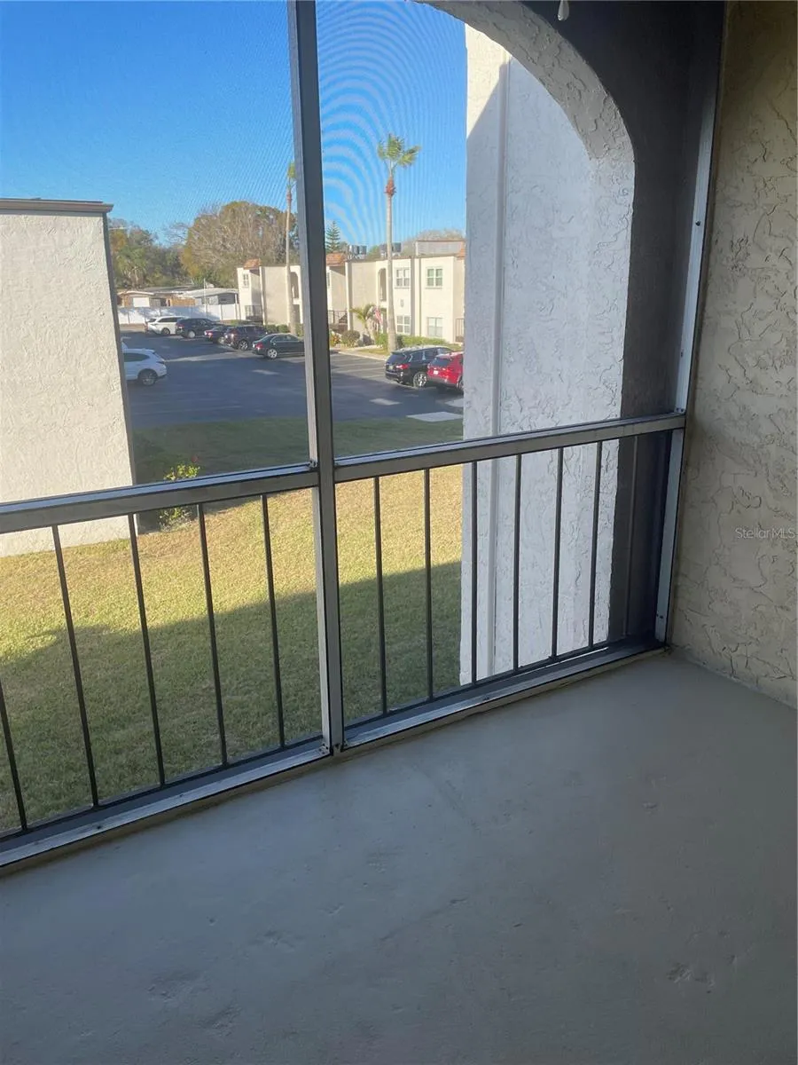 7701 STARKEY ROAD #622 Seminole, FL 33777