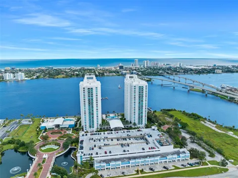 231 RIVERSIDE DRIVE #208-1