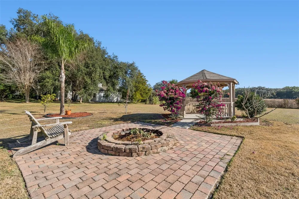14308 WILLOW RUN Dade City, FL 33523