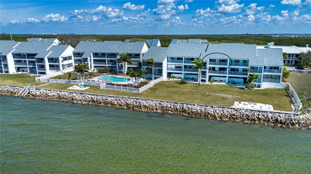 802 BAHIA DEL SOL DRIVE #6 Ruskin, FL 33570