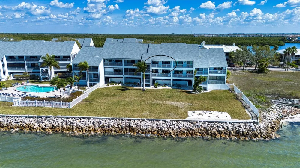 802 BAHIA DEL SOL DRIVE #6 Ruskin, FL 33570
