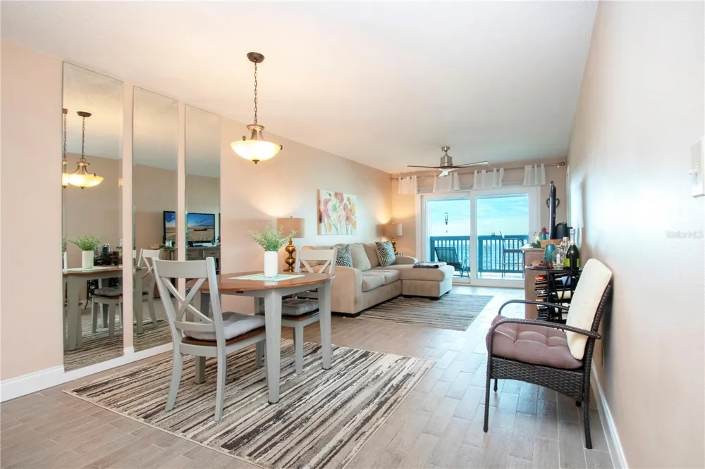 802 BAHIA DEL SOL DRIVE #6 Ruskin, FL 33570