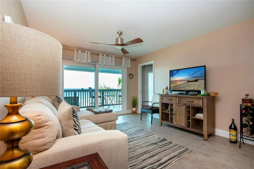 802 BAHIA DEL SOL DRIVE #6 Ruskin, FL 33570