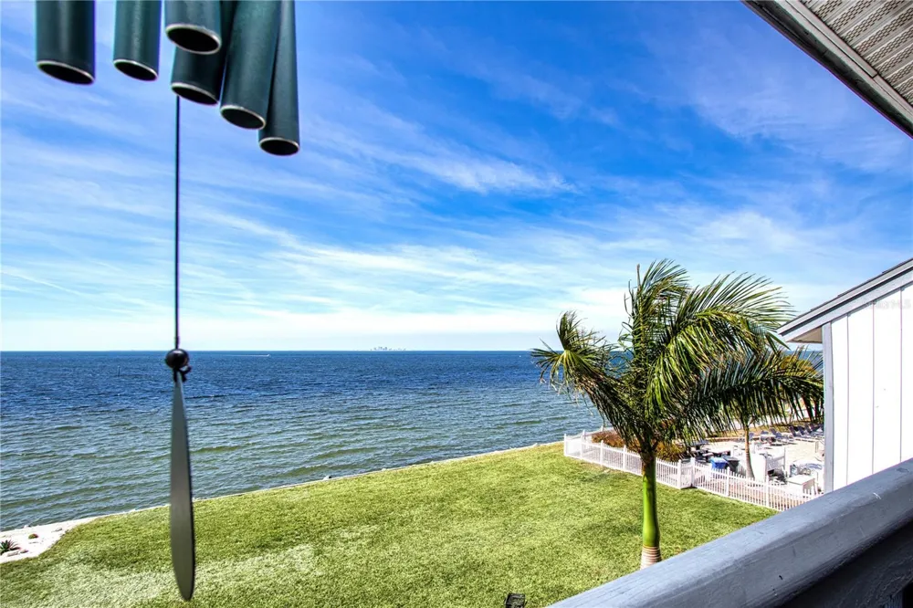 802 BAHIA DEL SOL DRIVE #6 Ruskin, FL 33570