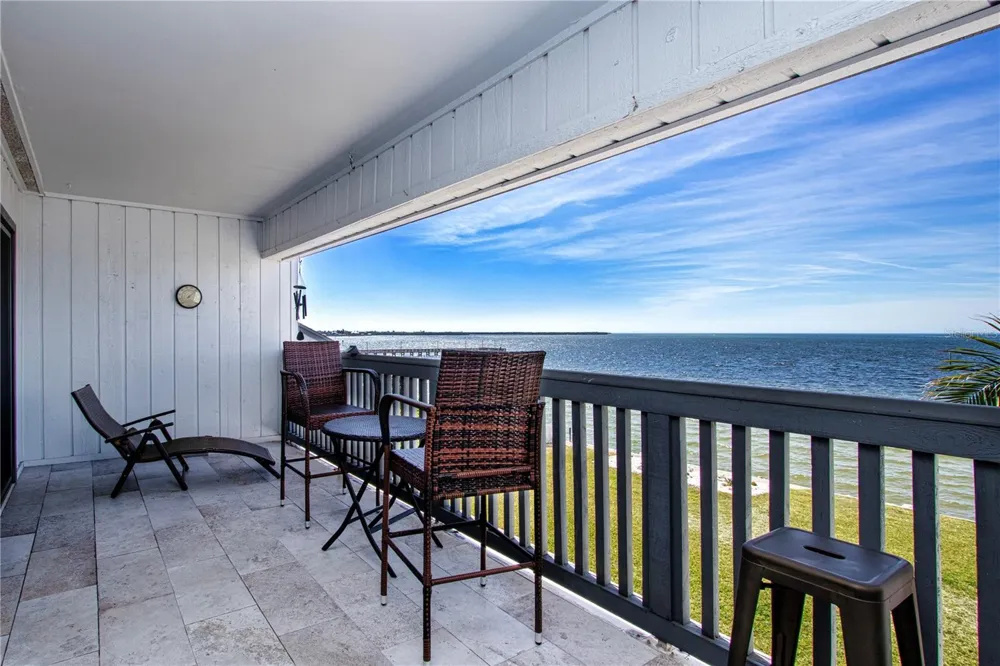 802 BAHIA DEL SOL DRIVE #6 Ruskin, FL 33570