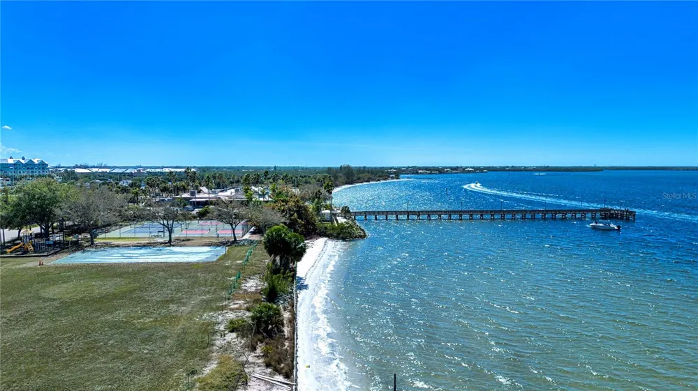 802 BAHIA DEL SOL DRIVE #6 Ruskin, FL 33570