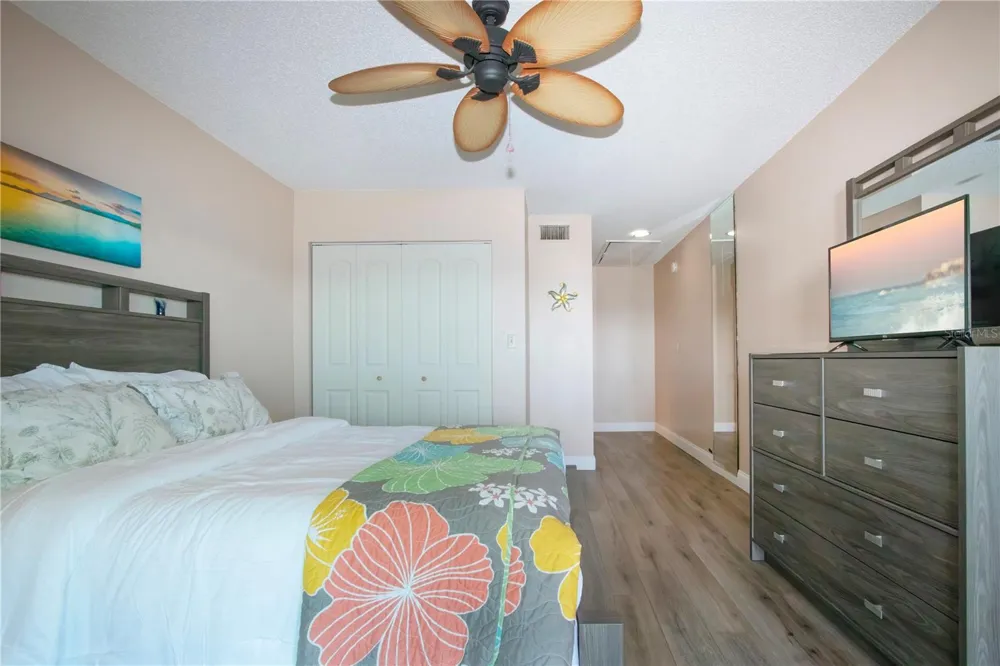802 BAHIA DEL SOL DRIVE #6 Ruskin, FL 33570