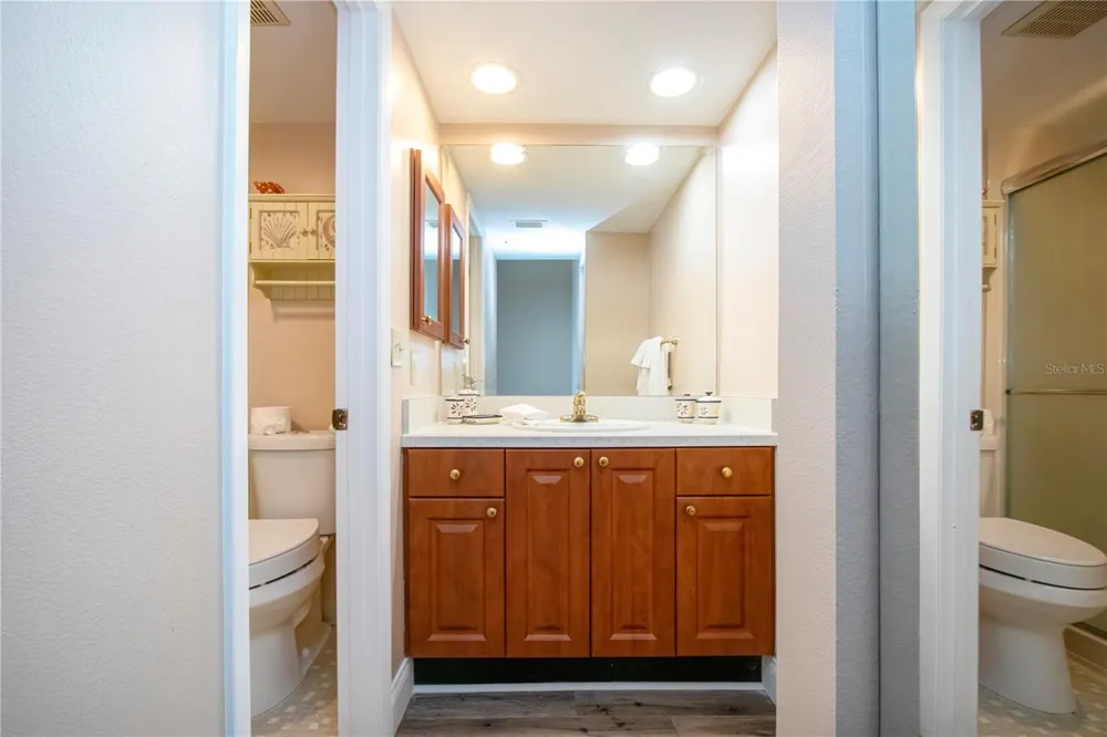802 BAHIA DEL SOL DRIVE #6 Ruskin, FL 33570